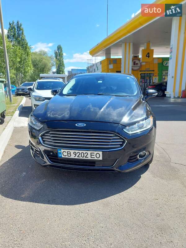 Седан Ford Fusion 2015 в 