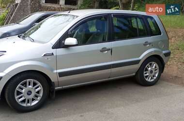 Хэтчбек Ford Fusion 2008 в 