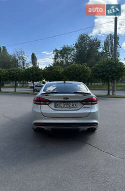 Седан Ford Fusion 2016 в 
