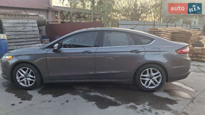 Седан Ford Fusion 2013 в Полонному