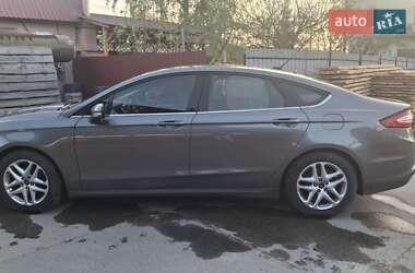 Седан Ford Fusion 2013 в 