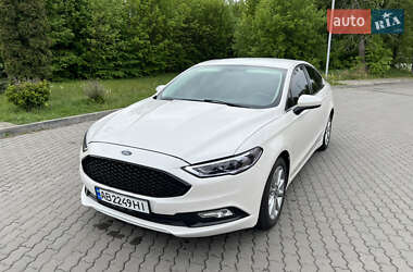 Седан Ford Fusion 2016 в 