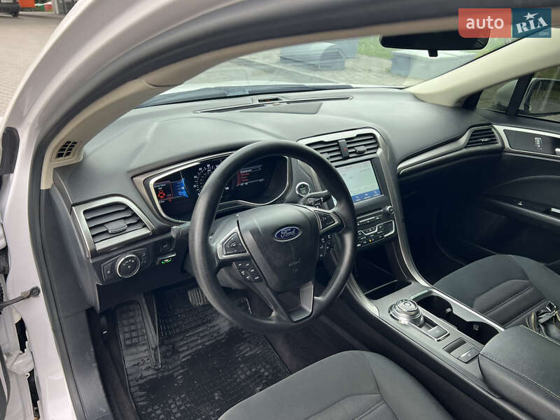 Седан Ford Fusion 2016 в Виннице