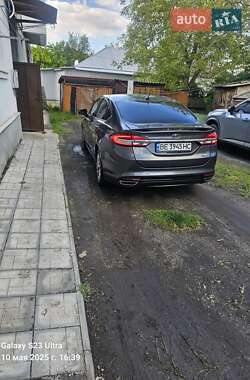 Седан Ford Fusion 2016 в 