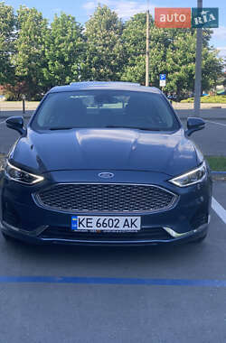 Седан Ford Fusion 2018 в 
