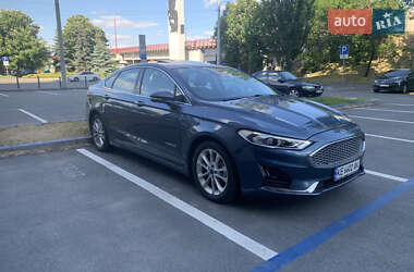 Седан Ford Fusion 2018 в 