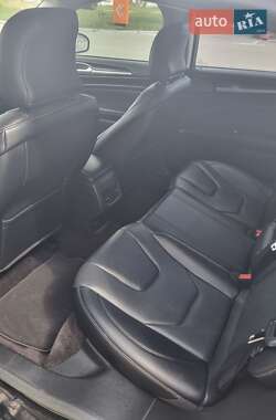 Седан Ford Fusion 2017 в 