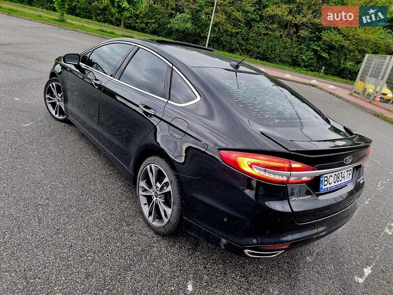 Седан Ford Fusion 2017 в Львові