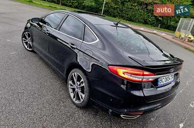 Седан Ford Fusion 2017 в 