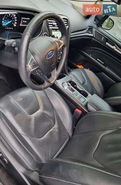 Седан Ford Fusion 2017 в 