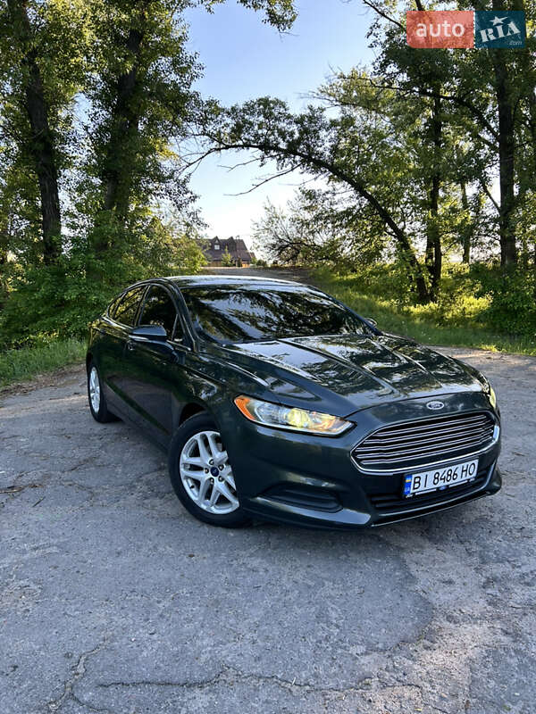 Седан Ford Fusion 2015 в 