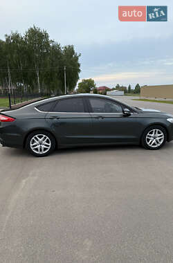 Седан Ford Fusion 2014 в 