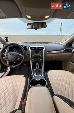 Седан Ford Fusion 2014 в 