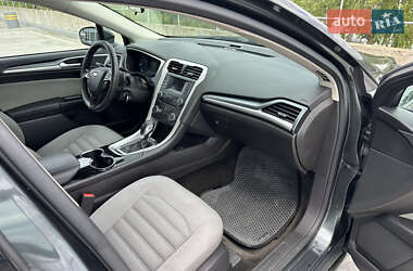 Седан Ford Fusion 2014 в 