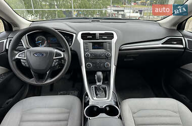 Седан Ford Fusion 2014 в 
