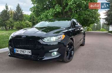 Седан Ford Fusion 2015 в 
