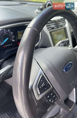 Седан Ford Fusion 2015 в 