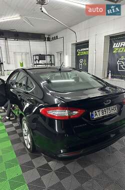 Седан Ford Fusion 2015 в 