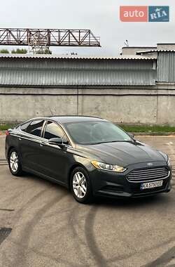 Седан Ford Fusion 2015 в 