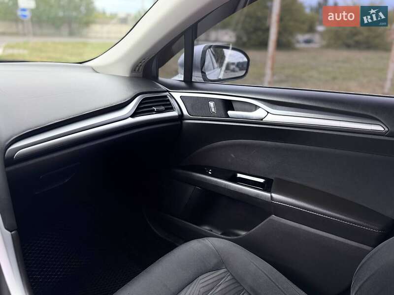 Седан Ford Fusion 2015 в Николаеве