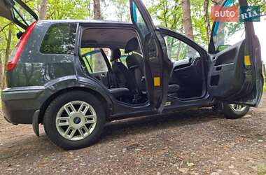 Хэтчбек Ford Fusion 2006 в 