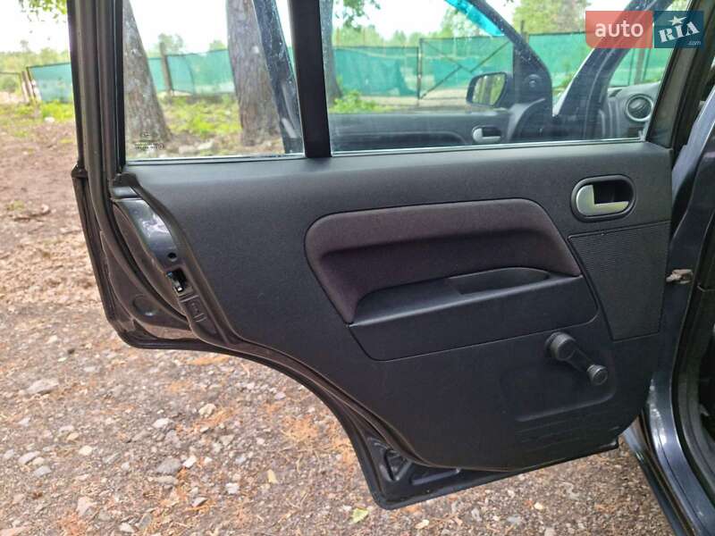 Хэтчбек Ford Fusion 2006 в Львове
