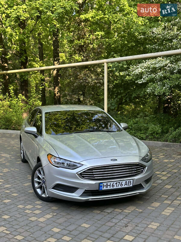 Седан Ford Fusion 2017 в 