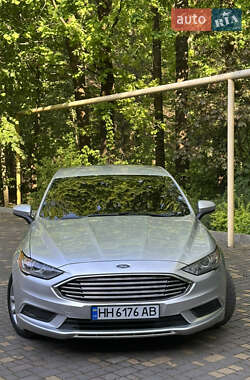 Седан Ford Fusion 2017 в 