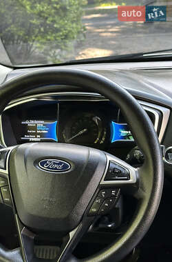 Седан Ford Fusion 2017 в 
