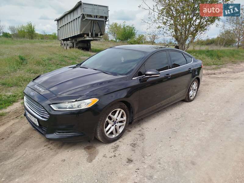 Седан Ford Fusion 2013 в 