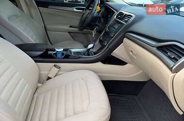 Седан Ford Fusion 2014 в 