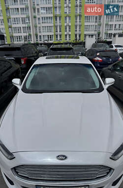 Седан Ford Fusion 2015 в 