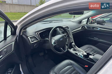 Седан Ford Fusion 2015 в 