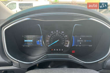 Седан Ford Fusion 2015 в 