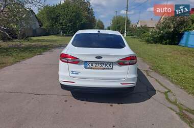 Седан Ford Fusion 2019 в 