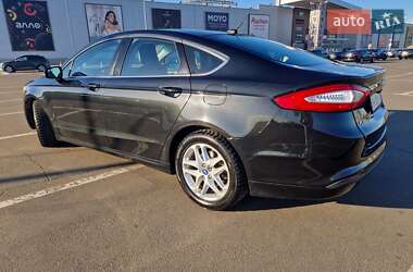 Седан Ford Fusion 2013 в 