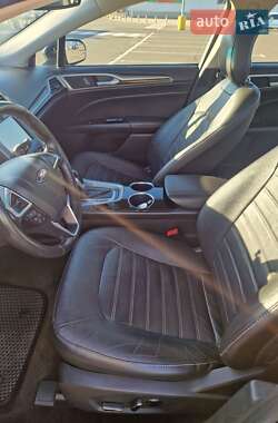 Седан Ford Fusion 2013 в 