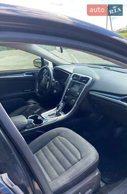 Седан Ford Fusion 2014 в 