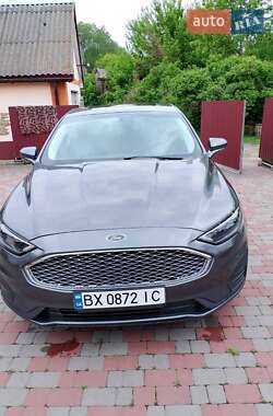 Седан Ford Fusion 2019 в 
