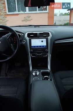 Седан Ford Fusion 2019 в 