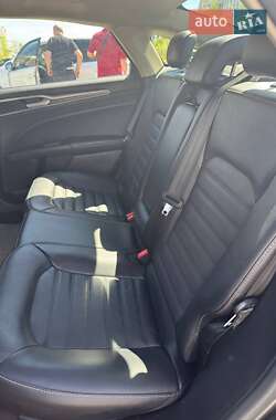 Седан Ford Fusion 2017 в 