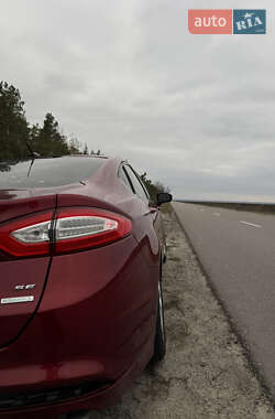 Седан Ford Fusion 2015 в 