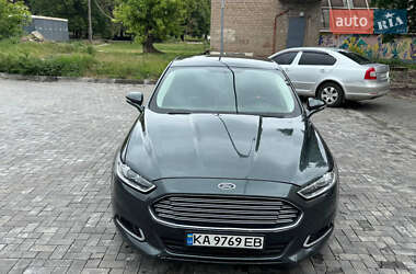 Седан Ford Fusion 2015 в 