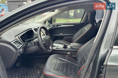 Седан Ford Fusion 2015 в 