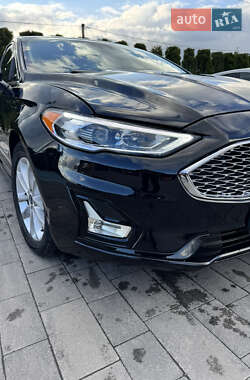 Седан Ford Fusion 2018 в 