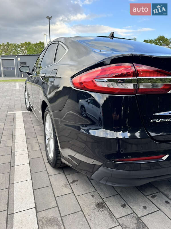 Седан Ford Fusion 2018 в Луцке