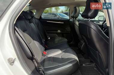 Седан Ford Fusion 2019 в 
