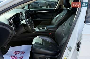 Седан Ford Fusion 2019 в 