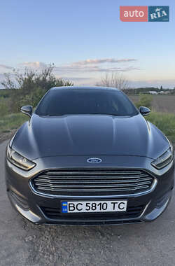 Седан Ford Fusion 2016 в 