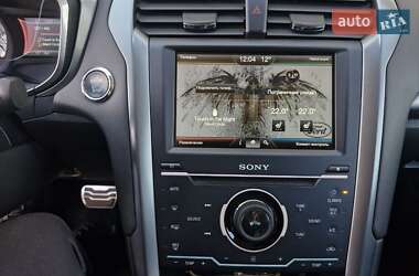 Седан Ford Fusion 2014 в 
